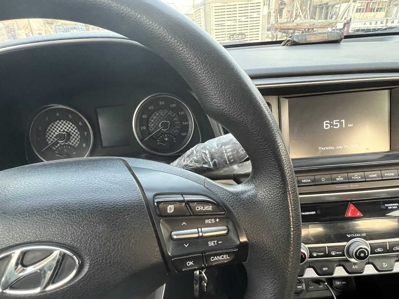 الانترا موديل2020 وارد امريكي حادثه خلفي بيها 5 قطع السعر 120 وبيها مجال قليل ***********
