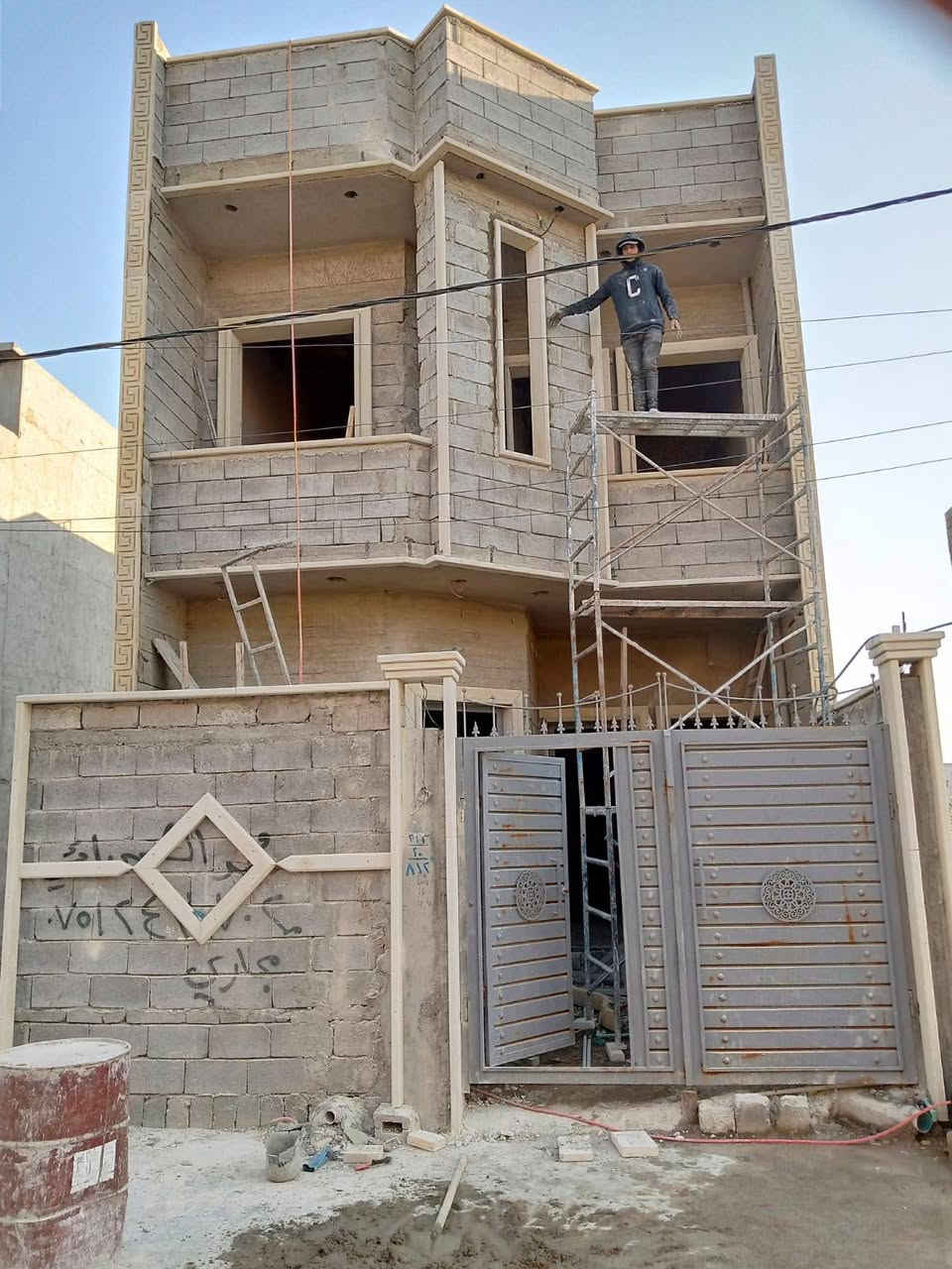بناء حلان المتر 3 والمرمر 4شغل درجه اولى كله براغي وراصطات وفيشرات ***********/////***********
