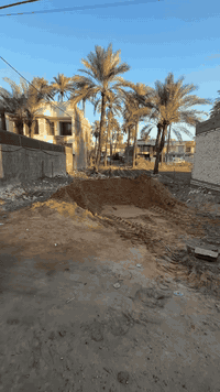 السلام عليكم 
قطعه ارض للبيع مساحه 462متر ملك بدون اوقاف
نزال اسواق الغدير واجهه 11متر نزال 42 متر 
سعر 270 للسفسار ***********
