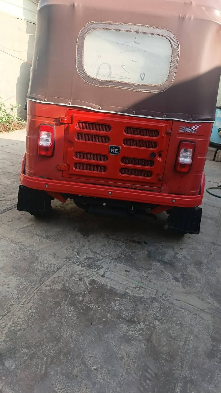 السلام عليكم تكتك ٢٠١٨ أوراقه موجودا مامرقمه تكتك نظيفه مكاني الزعفرانية نقص بس كلجات السعر 5250 وبيع مجال قليل رقمي ***********
