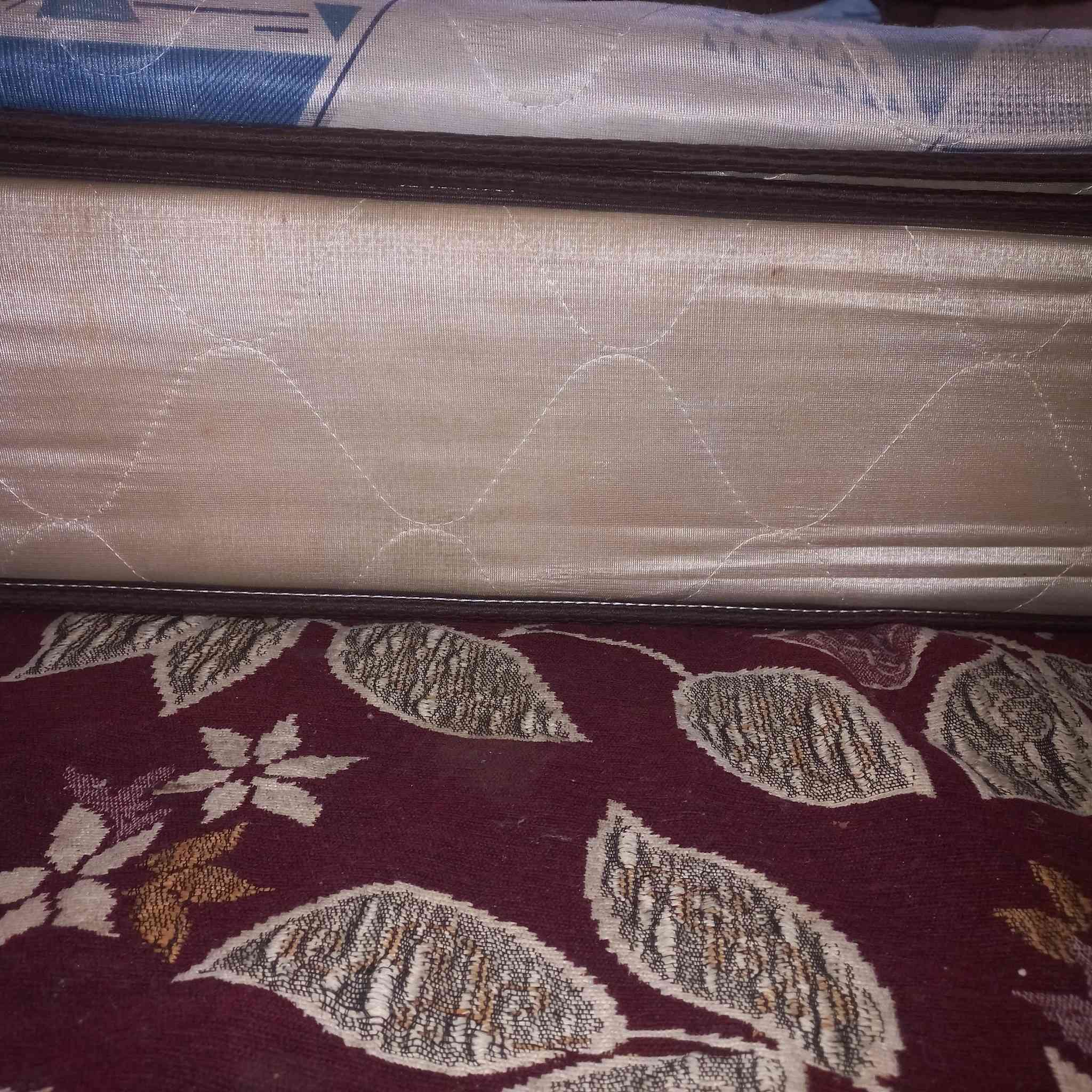 دوشك نظيف للبيع سعر 100 الف وبي مجال للإستفسار ***********
