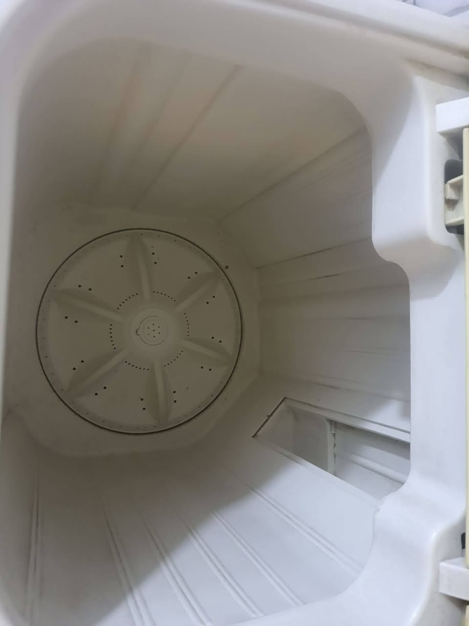 غسالة ماركة Trust
اليابانية نظيفة حوضين
السعر مناسب : 75 وبيهة مجال 
ويوجد توصيل داخل بغداد فقط 
العنوان بغداد : البياع
للاتصال : ***********
متوفر وتس اب
