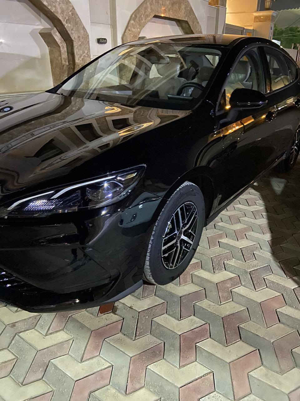 بي واي دي سيل فايف 2025 رقم بغداد باسمي ماشية 5 مكفولة السعر 18 مليون للاستفسار *********** المنصور
