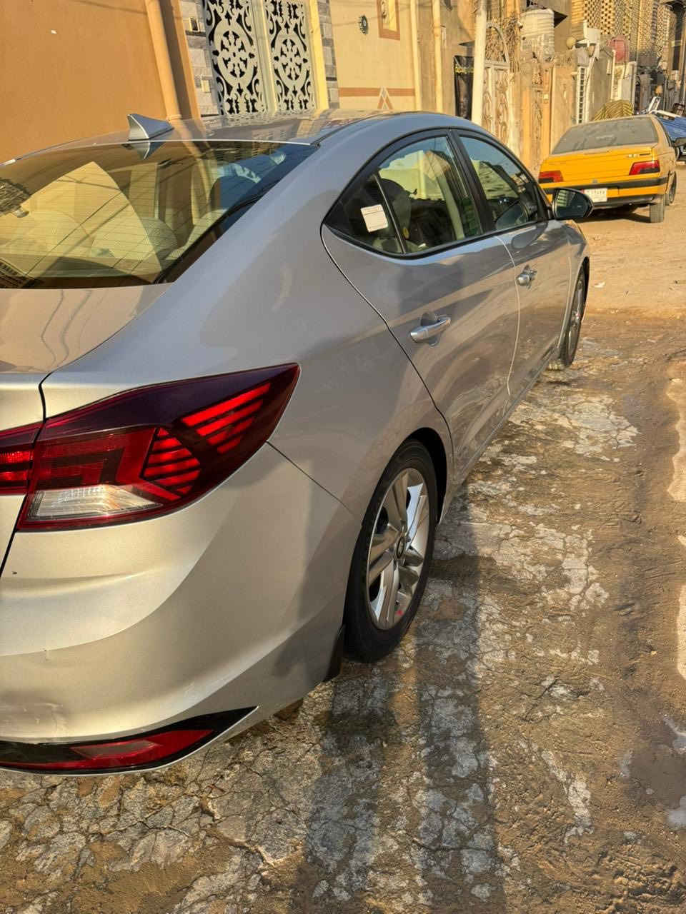 النترا وارد أمريكي مديل 2020
السياره فول فتحه وبصمه وتحكم وتدفئه كشن 
نوعه الكير اي تي 
السياره بيه ضربه فقط بنيد وجاملغ مبدلات 
حداديه جديه سياره نضيفه بمعنى الكلمه والسياره  السعر 145 وبيه مجال لعيونكم 
لاتصال ***********
