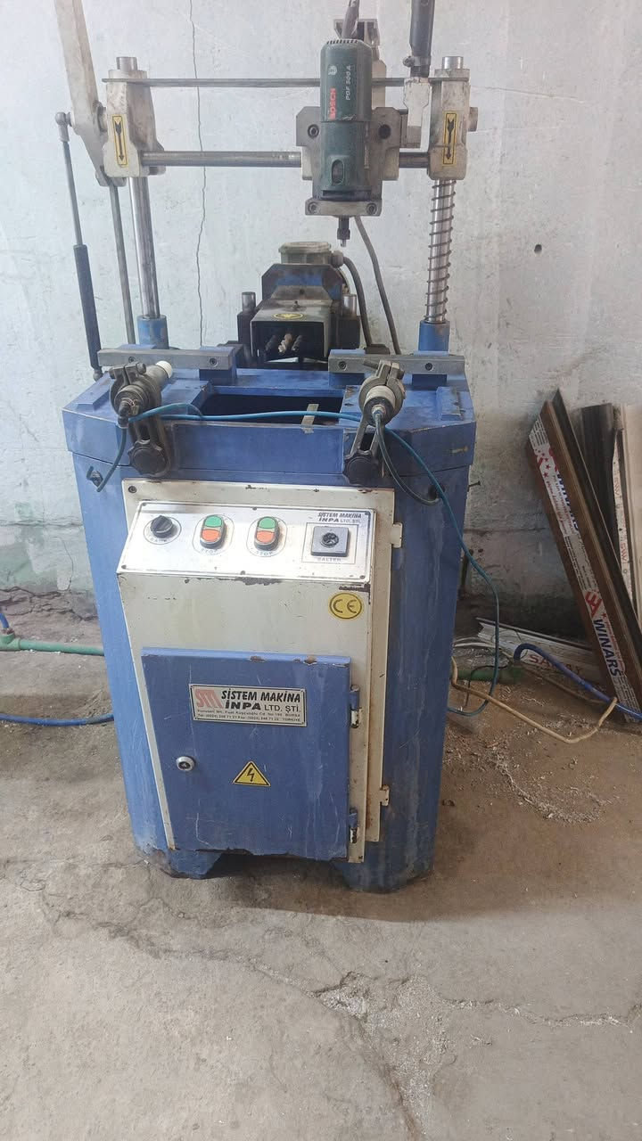 للبيع ثري فيز كلة شغال ماناقصة شي شرط الفحص سستم باب اول السعر 32ورقة رقم تواصل***********
