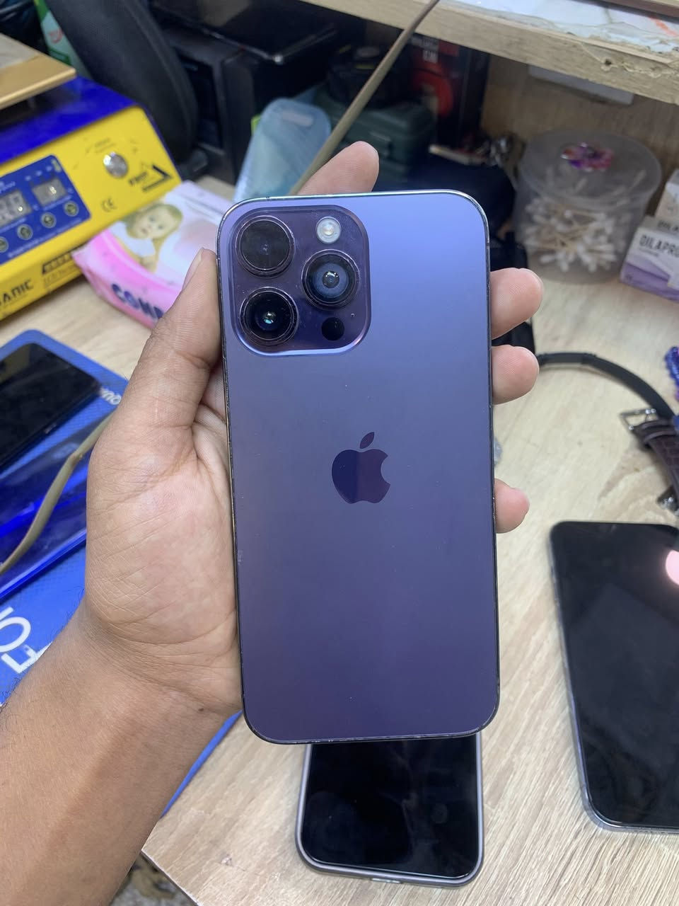 14 برو ماكس 
ذاكره 256 
بطاريه 84 
الجهاز مبدل شاشه وكالة اصليه 
السعر 650 وبي مجال بسيط


**إذا كنت صاحب هذا الإعلان وتريد حذفه لأي سبب، رجاءا أرسل رسالة إلى الدعم الفني**