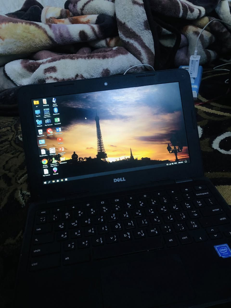 سلام عليكم حاسبة ديل كروم مال دراسة
ذاكرة ١٦
بطارية ممتازة جداً 
تفتح برامج
رقم ***********
شراي طب خاص او خابرني
