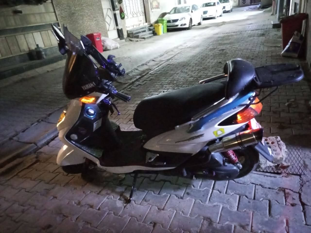 السلام عليكم درجة سكنس فحل موديل 2011 كابريتة دراجة حلوة بية تزويد خارجي لبيع مكاني بغداد الحرية ساحة 
السعر  مليون 
***********
