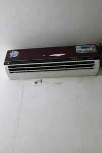 سبلت الحافظ طنين عل فحص شغال مكانه ديوانيه دغاره سعره 350 وبي مجال  07...