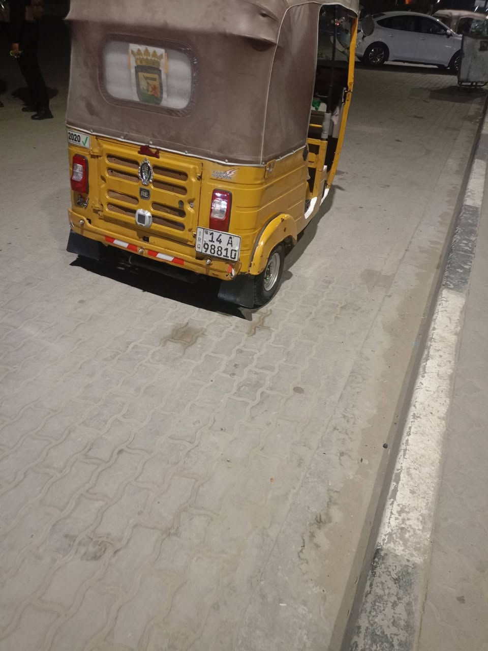 السلام عليكم عندي تكتك موديل 2020 مفتوحة محرك رقم سنويه باسمي مكان البصرة ***********
