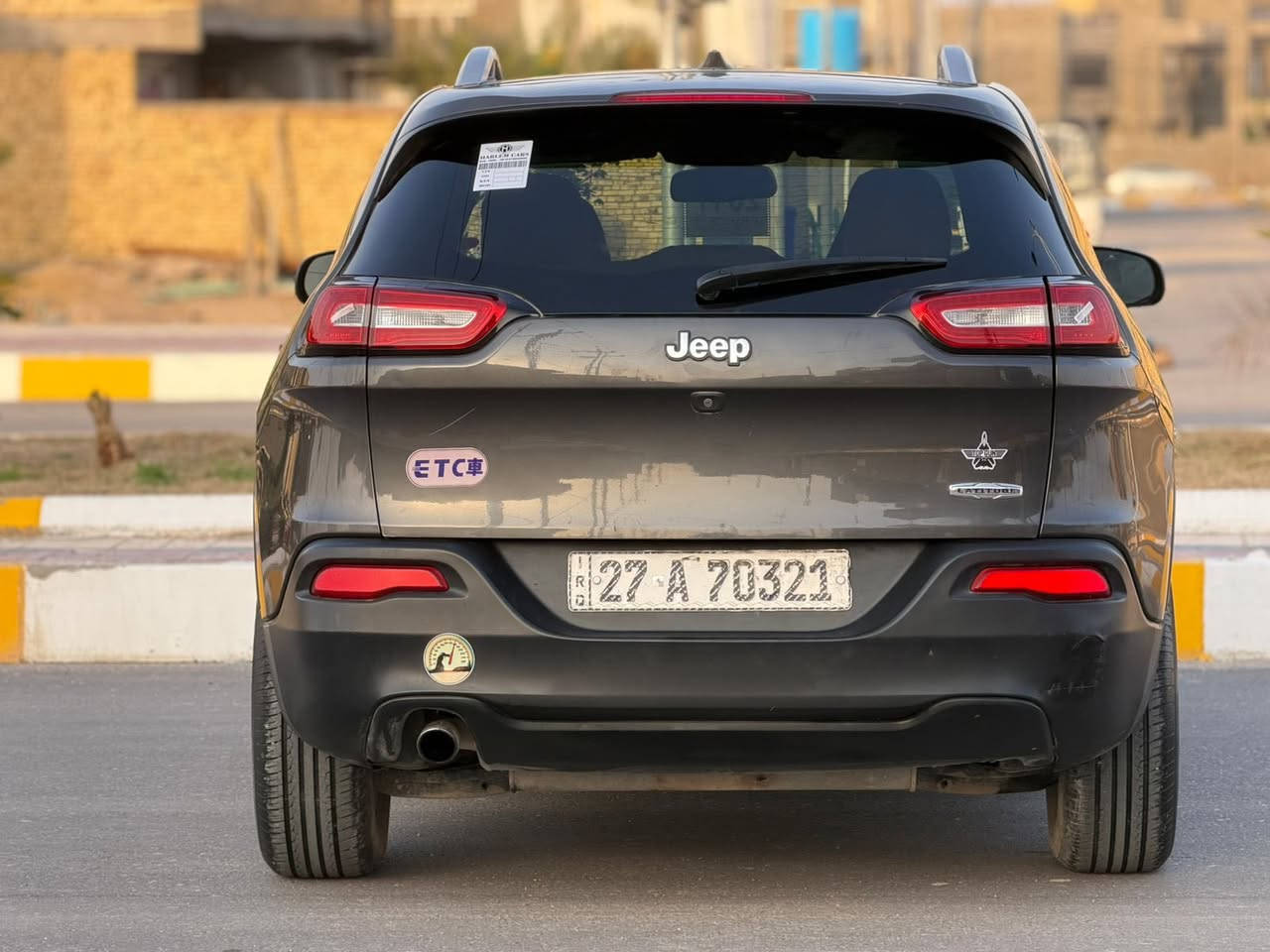 للبيع والمراوس جيب بزون م 2017 وارد امريكي حره تحويل بسمي مشروع وطني
ضرر جاملغ وبنيد وباب صبغ مواصفات
شاشه كبيرا كامرا دوار بلاجكترات لايت 
زنون مكينه 2400 مكفوله السياره جاهزه
الاخير المكان ذي قار مركز السعر 118 وبيه 
مجال الاستفسار النتصال ع رقم ***********
