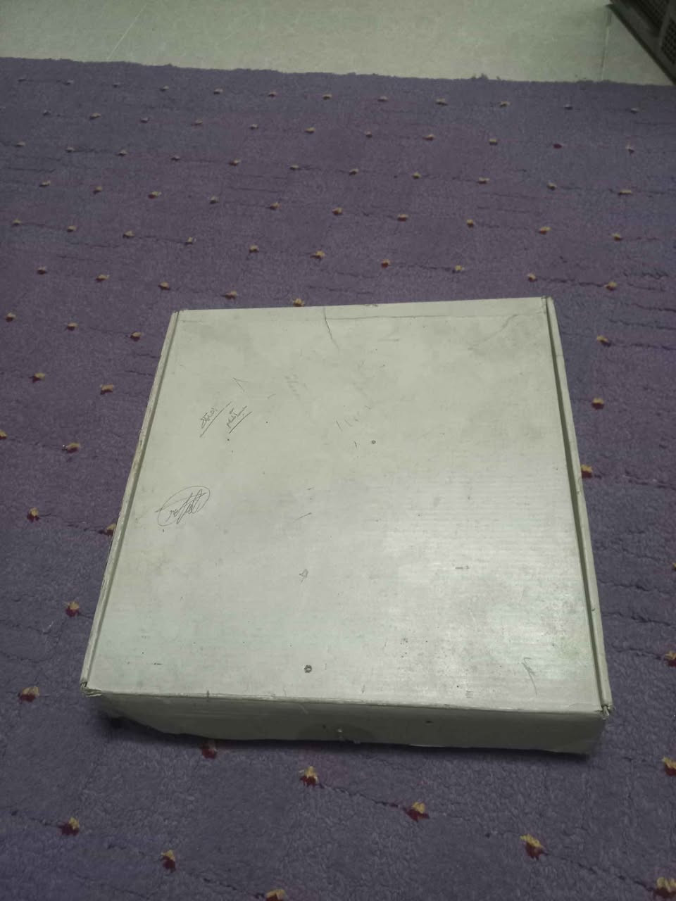 يعمل على الكمبيوتر عن طريق USB Wireless
يستخدم للرسم والكتابة والتصميم بدل الماوس
مناسب للطلاب والمصممين والتعليم

المواصفات:

- اتصال لاسلكي 2.4GHz
- قلم للرسم مع اللوح
- يعمل على Windows
- حجم الرسم تقريباً 8×6 إنج
- خفيف وسهل الاستخدام

الحالة: فقط مفتوح الكرتون مو مستعمل  
لتواصل :*********** موصل, نينوى
