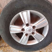 للبيع ويل لاندكروزر أصلي حجم ١٨.   للبيع .  مع زوجين إطارات صيني مستمع...