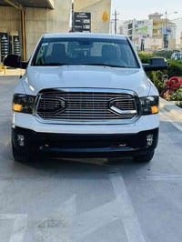 DODGE RAM 1500 classic رام 1500 كلاسك موديل 2023🇺🇸 محرك V8 5700cc  حاد...