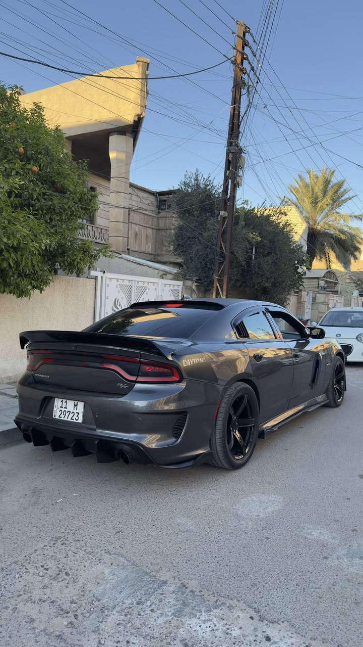 � للبيع دودج جارجر RT
🔹 الموديل: 2015
🔹 المحرك: 5700 (8 سلندر - هيمي)
🔹 الوارد: كندي
🔹 العداد: (155 k)
🔹 الحالة: كلين تايتل

🛠️ الملاحظات:

 • بيها جاملغ أمامي بارد فقط (بدون صبغ)

⚙️ المواصفات:

 • كشنات جلد
 • خزن (ميموري)
 • تحكم كهرباء
 • تدفئة + تبريد كشنات
 • شاشة كبيرة
 • رادارات
 • حساسات
 • اكزوز بوابات

💰 السعر: (180)

📍 الموقع: بغداد

📞 رقم الهاتف: (***********)

✔️ السيارة جاهزة للفح
