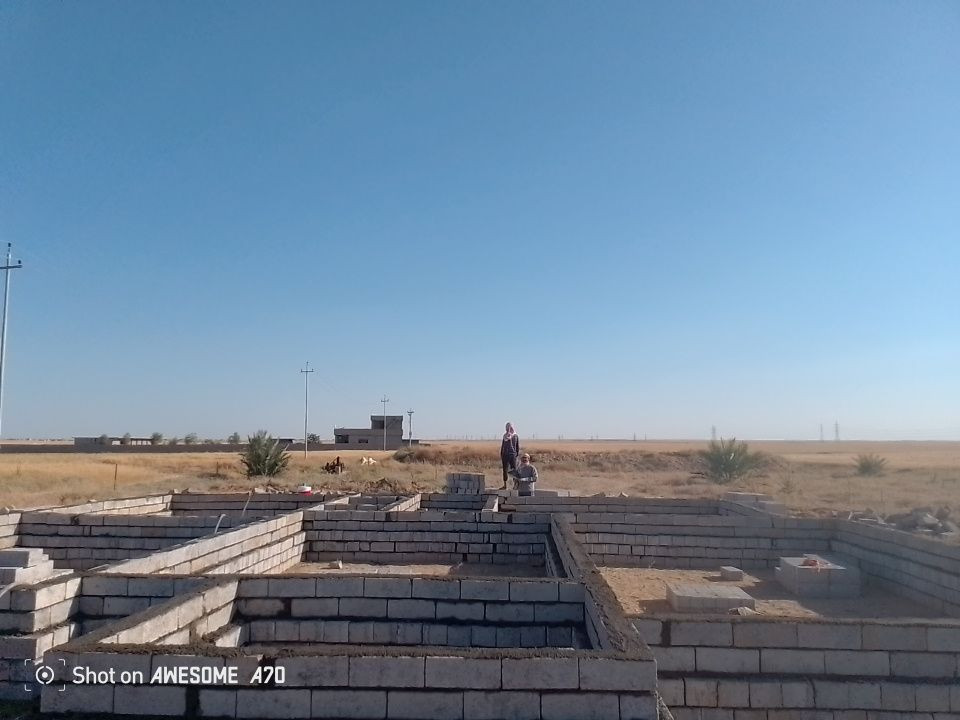السلام عليكم يتوفر كادر بناء 
لبناء كافه الأعمال سياج صحيات بيت تكعيبه استارة بيتونه 
المراسله خاص او الاتصال على الرقم ***********

