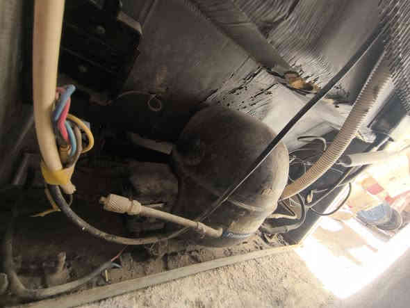 ثلاجه للبيع سعر ١٥٠ شغاله كامله ***********
