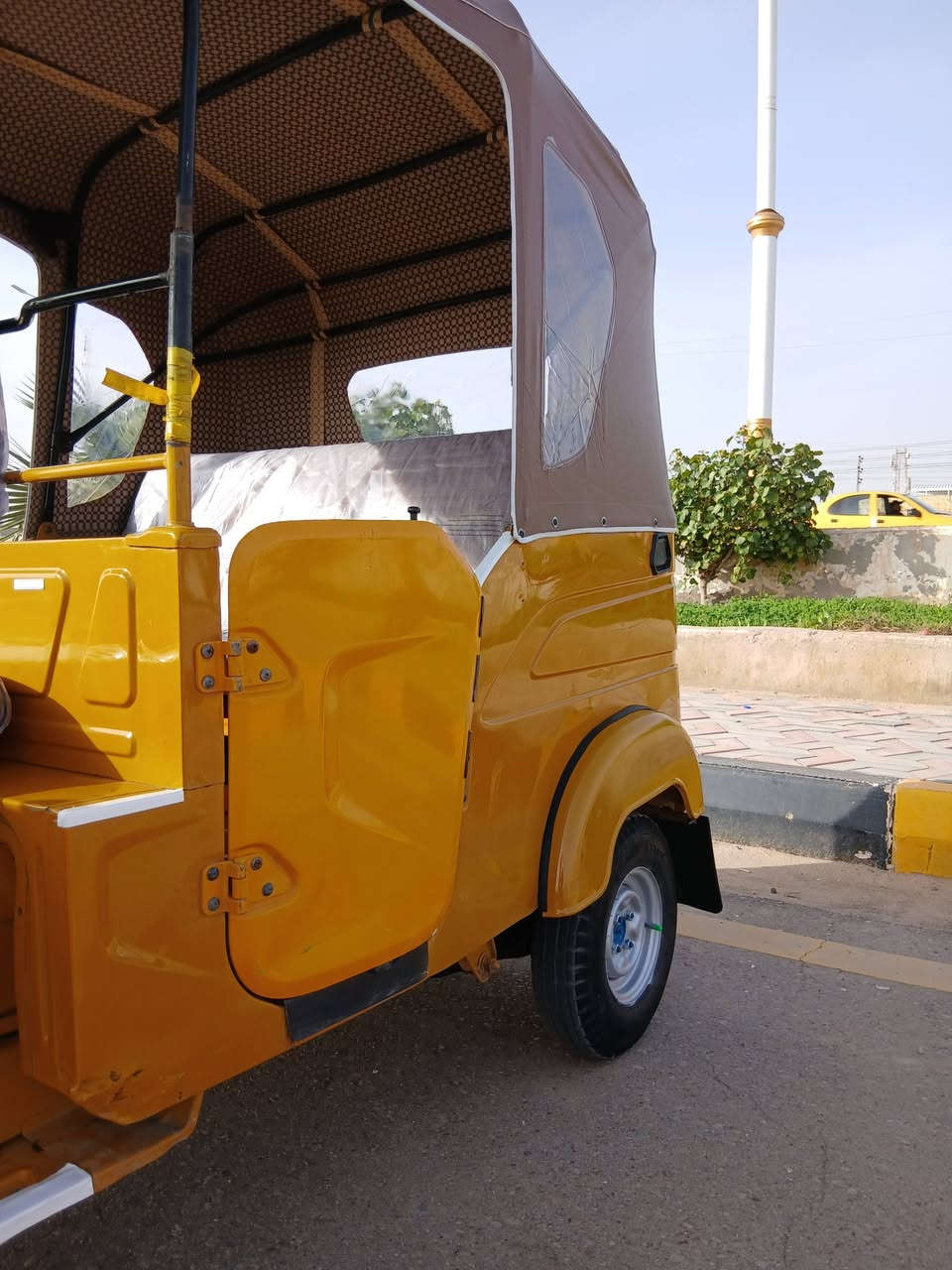 يالله تكتك للبيع سنويه
كشره رشه بالغد الأيمن فقط
والباقي كفاله محرك مفتوح
العنوان العماره حي الشرطه الاتصال ***********...***********
