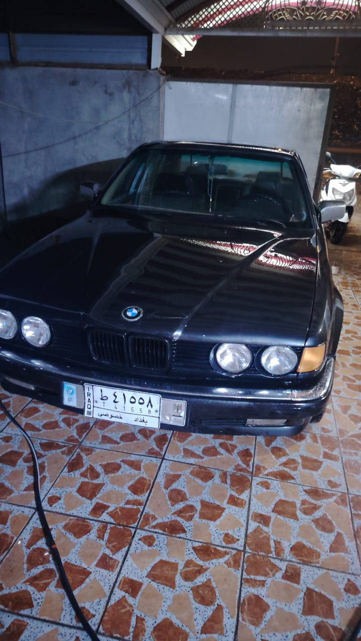 السلام عليكم بي ام دبليو 750 اصل مكينه 735  مصبوغه احزام جماليه مكينة وكير وكسل كفاله عامه السياره جاهزه من كلشي تحويل ثاني يوم السعر 45وبيه مجال مكاني حله حي الجزائر ***********
