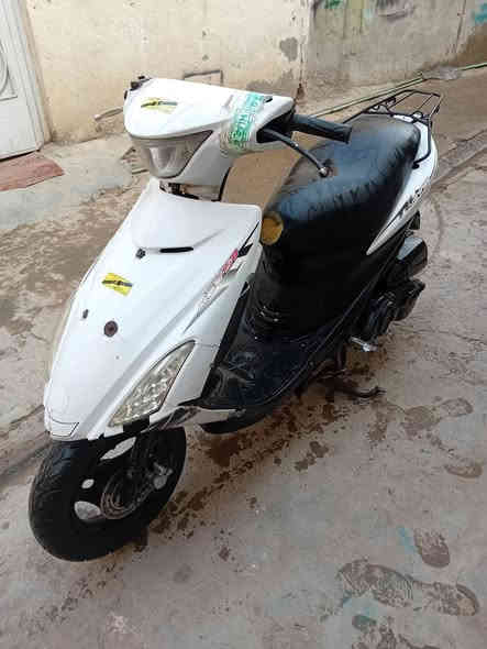 دراجه للبيع بيجو نكره سلف ماعايزه الف كل نقص مابيه.   ***********
