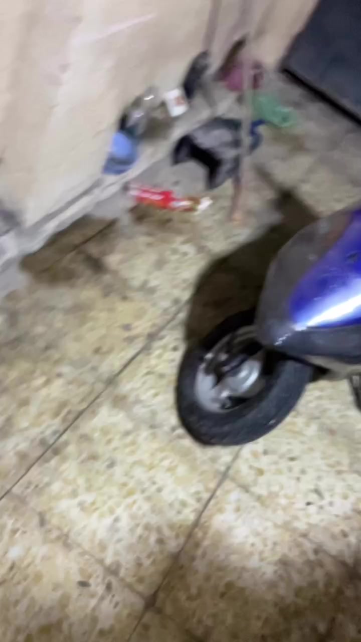 السلام عليكم بيجي ٨٠ ناقصها باتري سعرها ٢٠٠وبيها مجال ***********واتساب  مكاني بغداد الحريه
