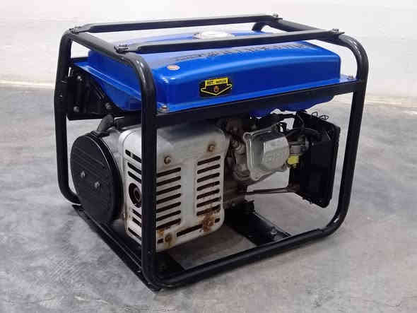 السلام عليكم للبيع مولد تايكر راس الثور الباب الاول 3700 ملف نحاس مولد  كلش نضيفه ما ناقصها اي شي شغاله وجاهزه ما داخله اي تصليح صوتها هادئ وقتصاديه بصرف بنزين سعر 150 مكاني بغداد وعندي توصيل
***********
***********
