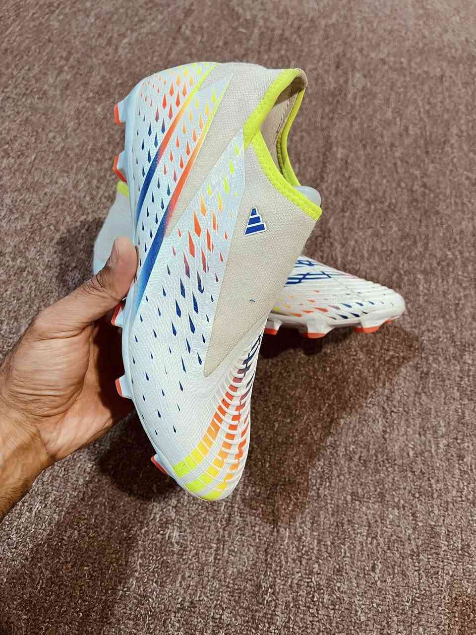 تحفه ادداس
اصلي باله 
قياس42 
نضافه1/1 
السعر خاص
شرط اسم مستخدم  
توصيل موجود
واتساب متوفر ***********
