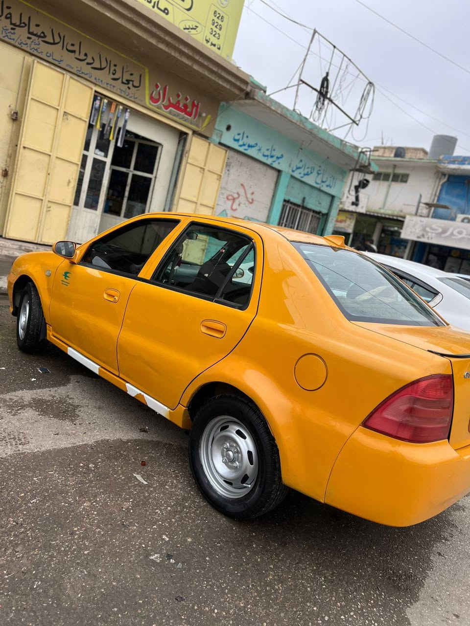 سيكي للبيع 2013 كصة الجديدة السيارة جاهزة من كلشي برغي ما تصرف عليها هيئه غرامات صفر تاخذ صافي رقم نينوى رقمها انكليزي جديد شرط التحويل كير ومحرك شرط طخم جديد طخم تايرات جديد باتري جديد عنوان موصل جانب الايمن
الاستفسار الاتصال عل رقم ***********
شرط التحويل 
سعرها 44وبيها مجال بسيط
