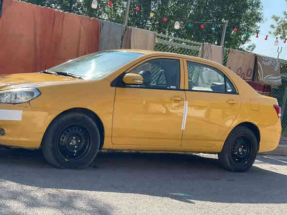 السلام عليكم  BYD G3 2016 محوره كير ومحرك كورلا 1800 ام القبق الاسود المرغوب سياره مكفوله كفاله عامه من ضربه وصبغ وتبديل وحار وبارد بيها طخه بخشم البنيد ومصلحه على كدها صدر تخم تاير تبريد كير محرك كله كفاله سياره جديده وممتعوبه  شرط بعدهي بكتلوكات الشركه ماشيه 70. حقيقي 
سعرها 62 وبيها مجال حك الجيه مكان السياره بغداد 
رقمي ‭

‭0776 609 5788‬
