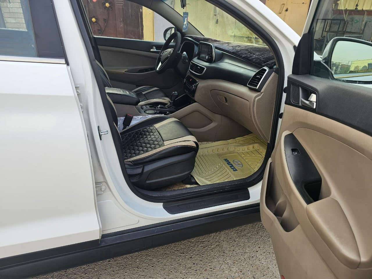 السلام عليكم
البيع توسان 2019 الكاصد سياره بغداد بسمي تحويل ثاني يوم كفاله عامه شرط سونار 
موصفات سياره 
ترحيب عنده الاقتراب اناره
ابواب بصمه
بصمه تشغيل 
كشنات كهرباء 
شاحنه واير ليس
حساس امامي خلفي 
كامره دواره 
لد نهاري
اريل نفكيشن 
سعر 197
مكان بغداد 
***********
واتساب او اتصال
