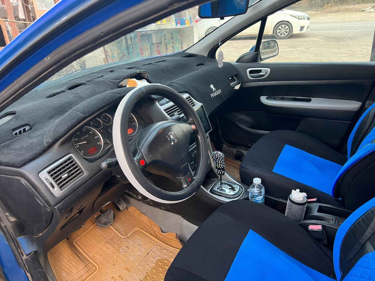 سلام عليكم بيجو 307. موديل 2004رقم بغداد مشروع وطني بسمنه شرط التحويل مكفوله من كلشي صبغ حزام شرط جماليه كير بدون عته مكينه مكفوله صدر جديد تخم تاير السياره امسويلهه ادامه كامله من منضومه بانزين وبوليش وحمام السياره مال بيت معروضه 50 وبيه مجال الشراي مكانه ديالي بعقوبه ***********
