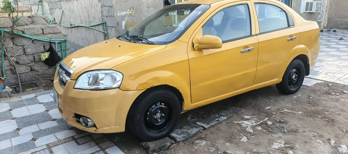 سلام عليكم افيو البيع سيارة خليجي  مكينه مسكر  لاتنقيص ولا تبخير سياره جاهزه منضومت تبريد كلهه جديده تبريد ثلج❄ مشط جديد عينه وصينيه جدد، تخم تاير جديد رقم نكليزي بسمي سنويه 28 سياره جاهزه لا آخر حبايه كبل الشارع ماذب عليهه الف السعر 40  قفل شراي يتصل  مامتواجد خاص ***********  مكاني شطره
