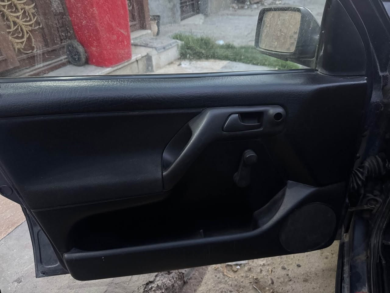 كولف موديل 94 
محرك الفين كير اوتو 
السيارة مبدل كلشي بيها وكال 
كهربائياتها كامله 
مشط ستيرن جديد 
تبريدها شغال 
حماوتها ثابته بيها انارة جوه السيارة 
لايتات عدسات led
لحية و حاجب 
السيارة مرته و مصروف عليها 
سعرها 51 و بيها مجال 
هذه رقمي 
0784 395 9966 Colombo, Sri Lanka
