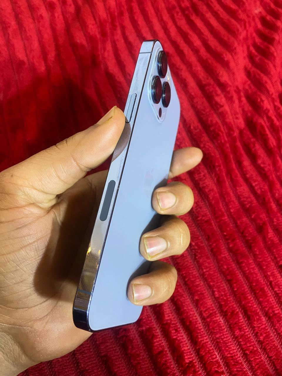 سلام عليكم يفون 13 برو ماكس نضيف كلش حته كرتونه وياه ستخدام شخصي مخلينه بس الصور البطريه 93 لا معلايه ولا شي أو جهاز وتر ما مفتوح  ابد او كلشي ما بدل بي محتاز وريد بيعه جهاز نضيف او حله من صوره بهواي السعر 600 او 50 ألف قفل قفل قفل إذا عجبك طب خاص الن انه اول ما طاح خذته جديد  ال ذكره 256 
العنوان البصرة كرمت علي حي رساله عل سده ناصيه الرقم ***********
