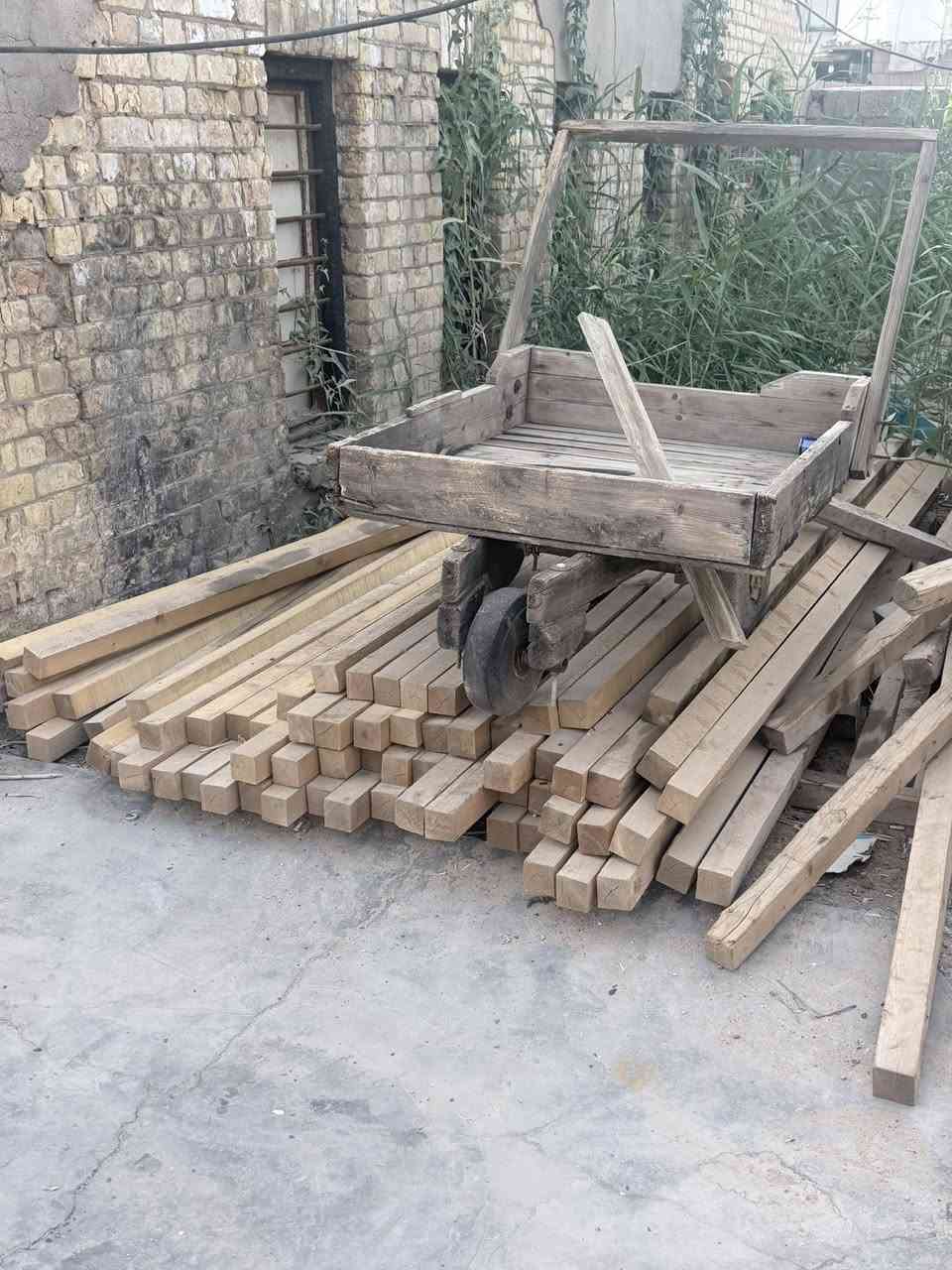 قالب بيت كامل البيع
مامستخدم جديد بسمار مامدكوك بي 
سعر 3و 600 وبي مجال شي بسيط 
رقم صاحب القالب ابو علي ***********
المكان بصره شط العرب التنومه
