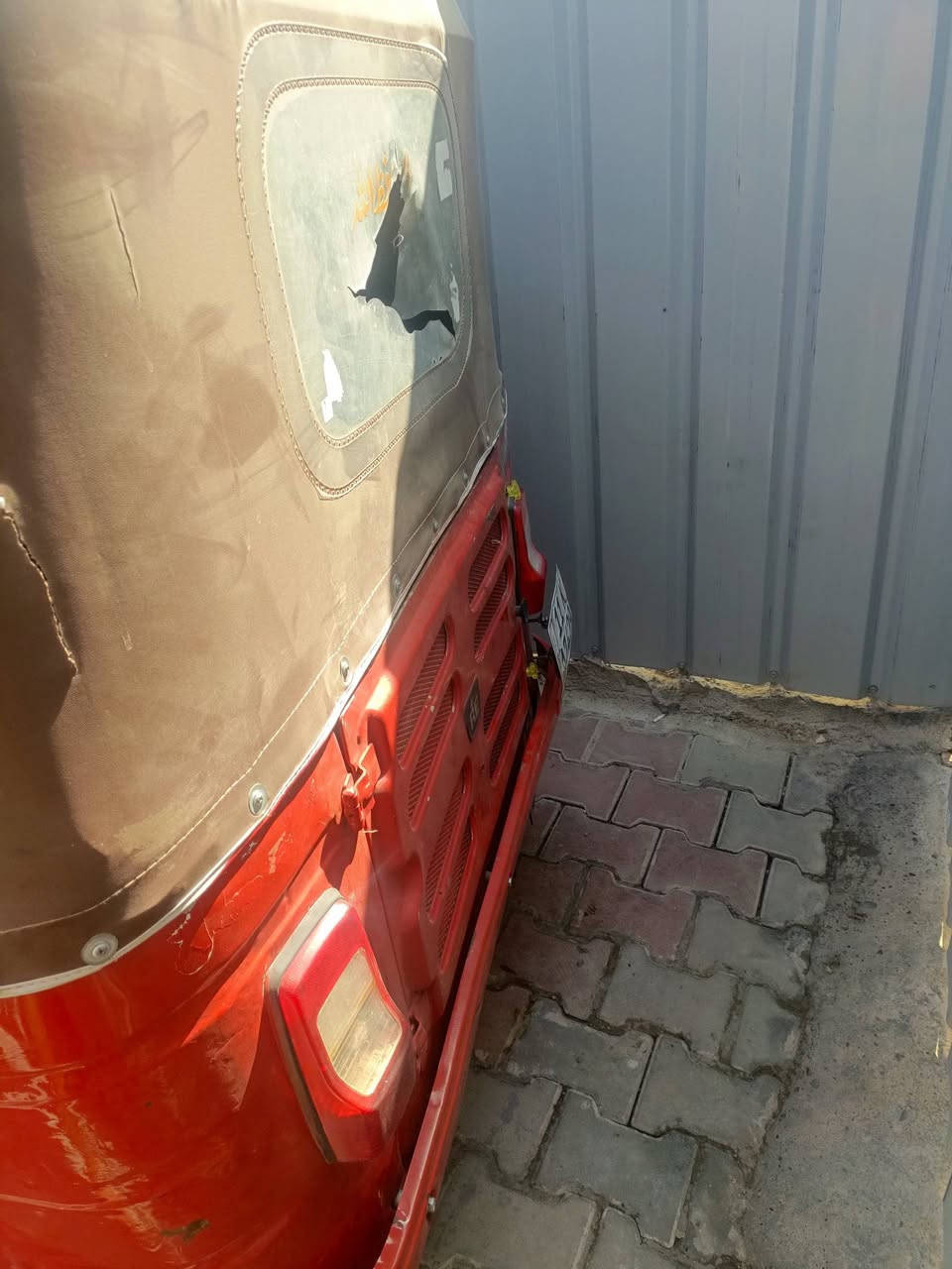 سلام عليكم تكتك لبيع 18شهر 8 رقم وسنويه ومكان لحسنيه مال رشديه وهاذ رقمي ***********
