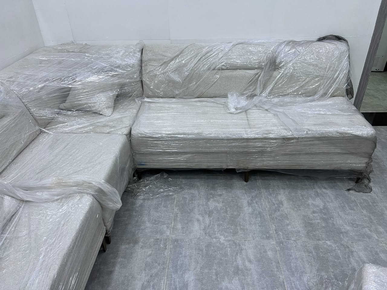 سلام عليكم اشتريت هذا الديوان وطلع كبير على لصاله الي حاب يتواصل ويشتري على هذا الرقم ***********
