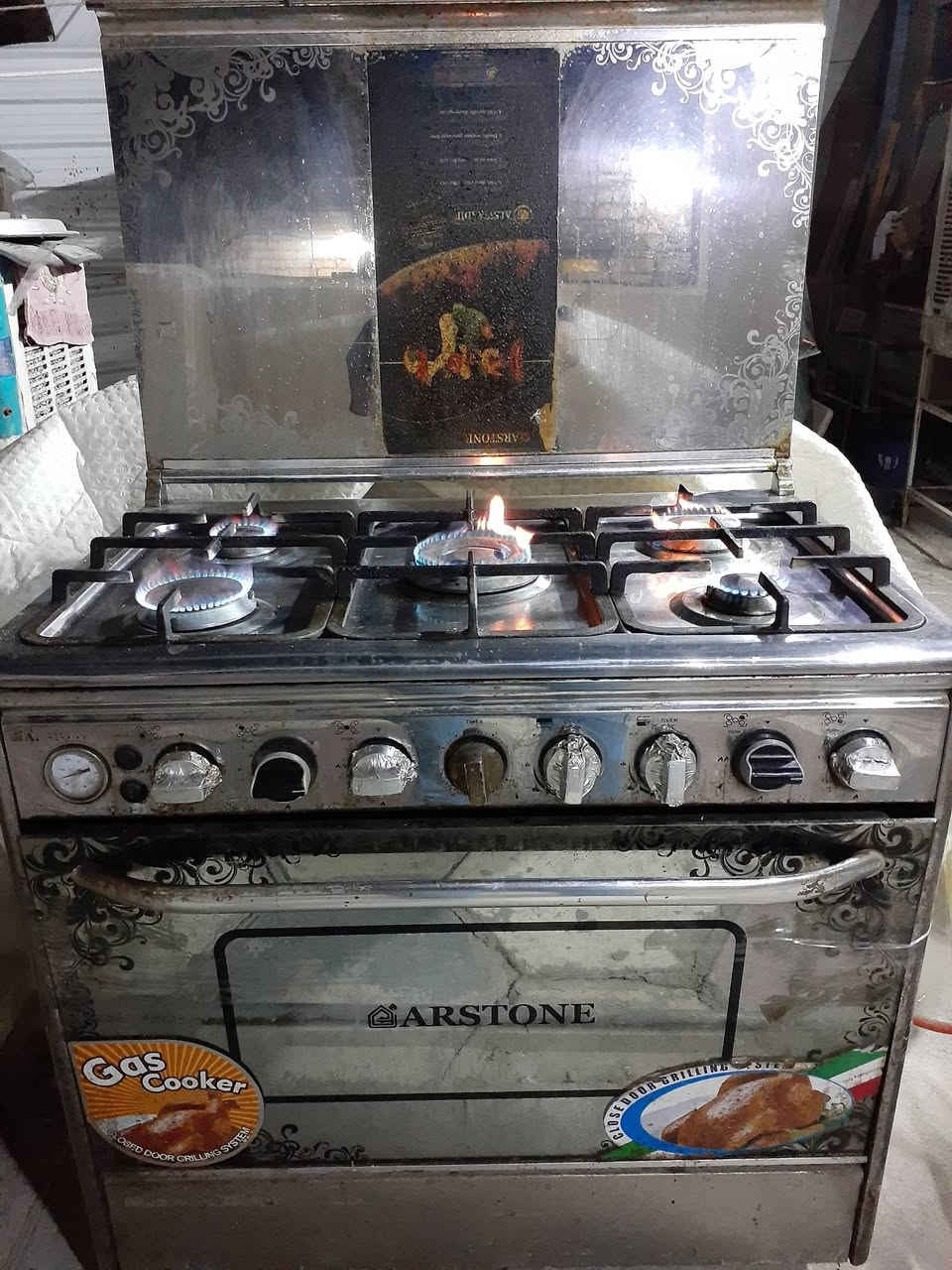 السلام عليكم
طباخ مستعمل Arstone للبيع 
جميع العيون شغالة وواضح بالفديو 
السعر ١٠٠ الف 
المكان بغداد قرب البياع
***********
