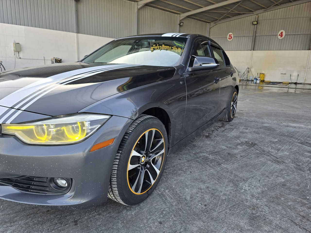 السلام عليكم 
f30 2013
محرك n20 ٤ سلندر تون بور تيربو
ماشيه ١٩٦ الف 
بدون حادث بدون صبغ 
بنيد قمارع صندوك بيهن جراد مغلفهن وعندي صور قبل التغليف
كهربائيات بدون نقص
حداديه جاهزه 
كير محرك كفاله 
بدون حجر بيئه ومطفي السيرفس
صيانتهه كله يم منتضر اوتو 
تدفئه شغاله
تبريد ذاك الصيف مبدل منضومه كامله عدا الفريز الداخلي
دركه m
شاشه ١٠ انج كاربلي واندرويد اوتو 
لدات مبدلهن لون اصفر 
زارعلهه شفتات ومبرمجهن 
عليه شويه اضافات بسيطه 
قبضه كير كرستال m
مفعل بيهه السبورت بلس 
سكوبات 
سبايدر نسيت شسمه 🤣
شادلهه كفرات فجوج حديد ومغلفهن يم بوبستكر عاكس ضوئي ضمان سنه 
كامره خلفيه
تخم تاير جديد بيهه
وياله كلش نضيفات هم مال bmw بس غير موديل 
كفرات مرايا باتمان 
سعرهه ١٦٠ وبيهه مجال قليل 
مكاني صويره-بغداد 
***********
