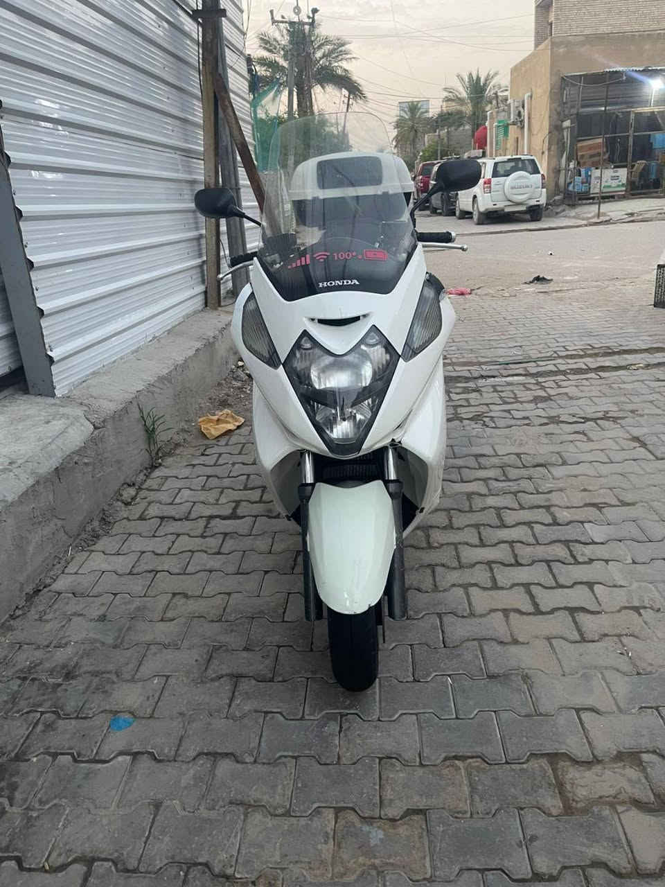 سلام عليكم ادامه عامه بيها تلحيض بلكفر البجم الامامي يرادله تطبيك سلفر ونج للبيع مكينه حلوه مابيه نقص عليها السعر بلاش خاص مكينه 400مكاني بغداد البياع ***********

