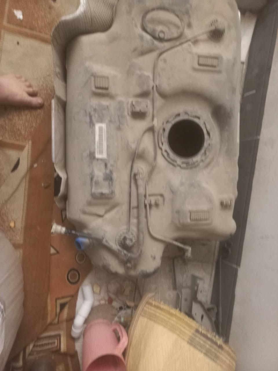 للبيع تانكي بانزين نضيف جدا تفصيخ حاويه كروز من موديل ١١ إلى موديل ١٤ مكاني نجف رقم الموبايل ***********
