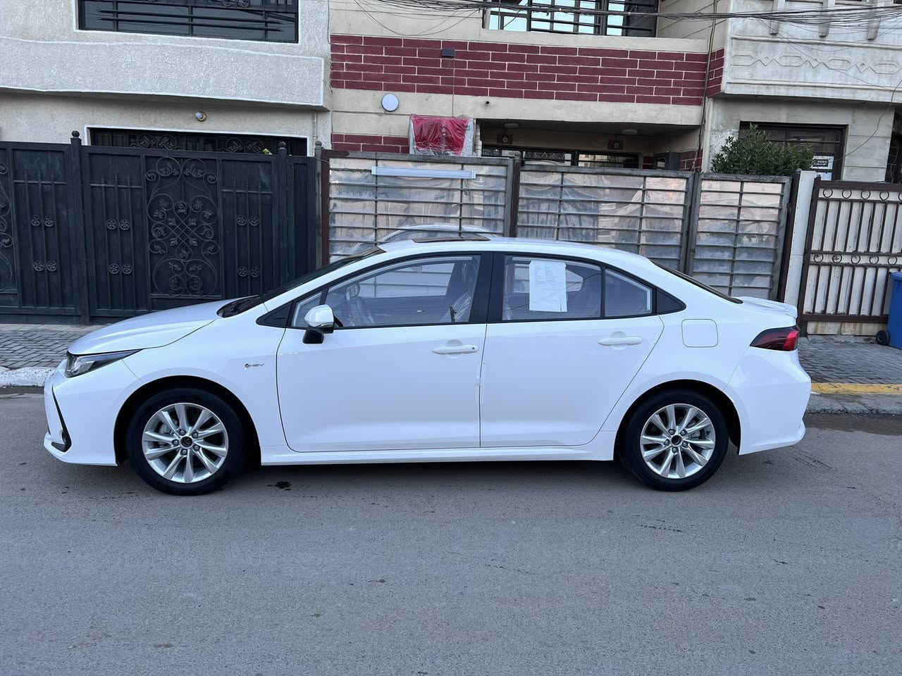 السلام عليكم كورلا موديل 2025 هايبرد شكل الخليجي ماشيه 5000 الف فتحه كشنات جلد مكفوله من الصبغ والبارد والرصعه  والشخط تايرات الشركه سبير ما نازل السياره مكفوله كفاله عامه من كلشي السعر 162 وبيه مجال ***********
