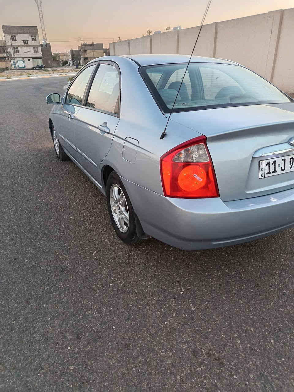 اسبكتره مديل 2006 محرك 2000 وكير حداديه و تخم تاير جديد سياره نضيفة حادثه بصيط بخشم الجاملغ المامي  مصبوغه جماليه السعر 72 العنوان كربلاء حي العامل (***********) (***********)
