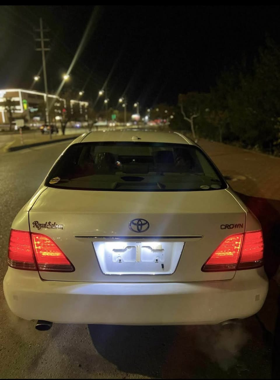 بە ناوی خوای بەخشندە
رۆیال١٨٢ قەترەی دوکەلی نیە 
2005 
پێشو پشتی کراوە بە سپۆرت 
سڵایتە 
حاسەیە
لایت ناچەی کوێر
پێشو پشتی کەپسە 
چرکەی تیا نیە 
پەردەیە
ناو زەردە 
سوکان لێگزز 
برێکی بەستراوە
کامل جوانکاری بۆ کراوە
کامل مەسرەف کراوە 
قەترەی دوکەلی نیە بە تەحەدای هەرجی وەستایە
بۆ شوختو چالو قوپ لەو سەیارەیا مەگەرێ 
تازە داخڵە 
ماڵەکە رێک پاکەتیە 
لەناو پاکەت هێناومەتە دەر 
یەک دەستە 
چوار تایەی لۆک 
سێ رۆژە رۆنی گۆردراوە 
تەقەو رەقەو دارو بەرد بەشەرت 
یانی نمونەیە نمونە 
گەر  مشتەری نی سەرمان مەهێشێنە 
نرخی 50 معامەلەکی کەم زۆریش کەم 
0750 3218601
***********
