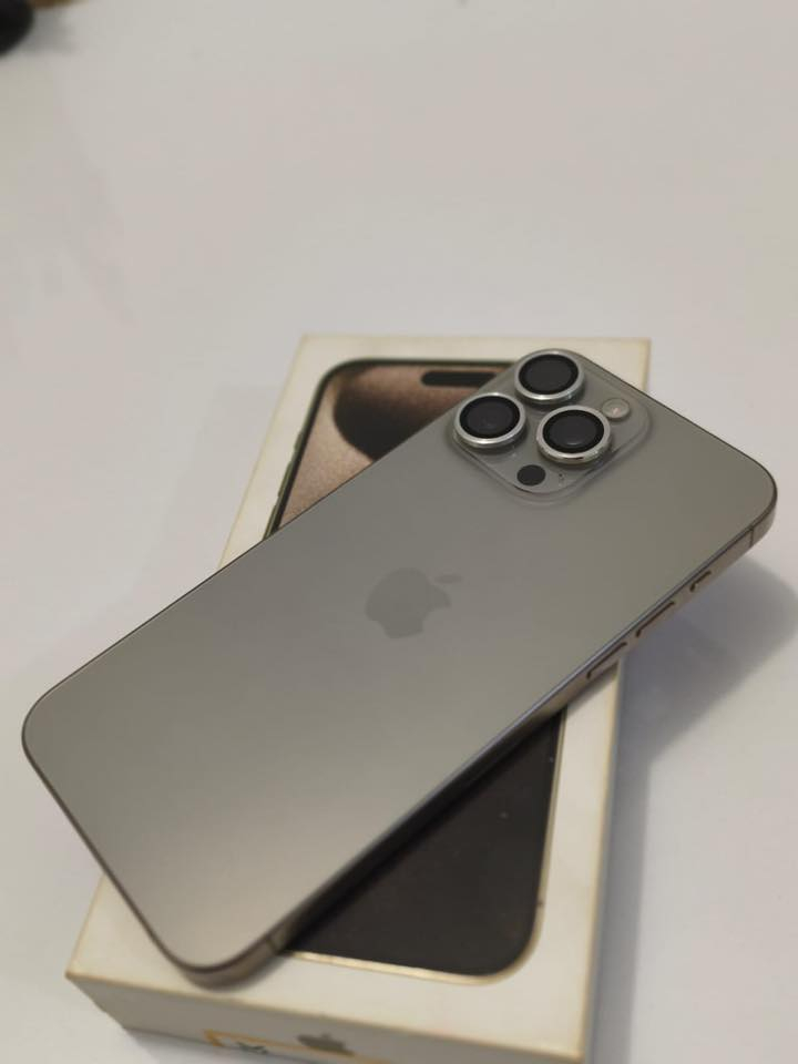 السلام عليكم
للبيع ايفون 15 برو ماكس
نسخة الشرق الأوسط
ذاكرة 256GB

📌 الجهاز جديد ونظيف جداً
📦 كامل الملحقات + الكارتونة
🔋 صحة البطارية 85%
💰 السعر: 1075$

📍 الجهاز مأخوذ من بابلون ستور
📍 المكان: الحلة / مركز

للتواصل: (***********)
