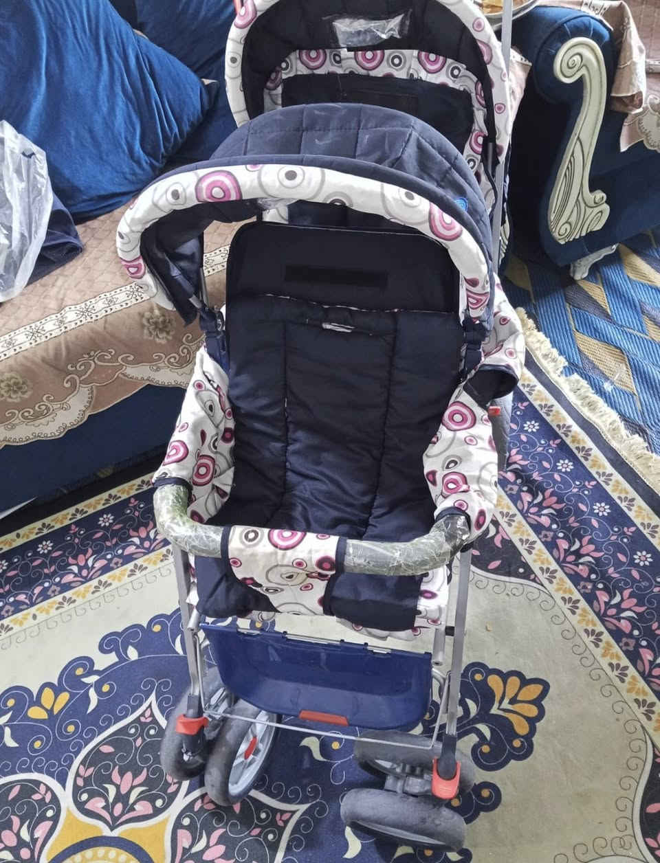 عربانه اطفال ثنائيه اصليه امانه الله اشتريتها وما مستخدمتهاا ابدد سعرها 100 وبيهاا مجال 
عنواني بغداد البلديات للتواصل خاص او واتساب ***********
