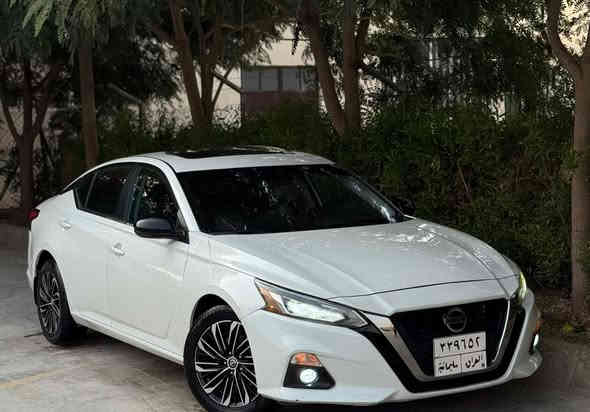 اللهم صلي على محمد وال محمد 
السلام عليكم 🫡 

اقرا التفاصيل كامل صور حادث وسونار موجود بالمنشور خابرني وتشلع عيوني 
نيسان التيما 2019 رقم السليمانية بسمي تحويل وكاله جاضر سنويه جديد تنتهي2027
فئه SR
بالنسبه للمواصفات 
السياره بلاص 1/1
سقف سلايت تشغل عن بعد 
كشن جلد +كشن كهربائي 
كشنات تدفئه 
سايد بريك بصمه 
شاشة كبير 
رادارات جانبيه 
شفتات ستيرن 
تحكمات جهتين 
كامرات جانبيه 
كارب بلاي 
شحن لاسلكي 
مقاعد خلفي شحن تابسي 
مري شفط+مري لابتوب 
لايتات عالي ناصي كله زنون 
حجم محرك2500
محرك كير وضع شركه برغي مامفتوح 
ماشيه 79الف 
دهن كير مبدل جديد 
دهن محرك مبدل جديد 
تخم تاير مبدل جديد 
صدر امامي خلفي جديد
سبير مانازل 
بصمتين مع السيارة 
ملاحضه السيارة مكفولا من صبغ وتبديل 
فقط 3اماكن بارد مصلح BDR
مكان السيآره كركوك قضاء داقوق 
السعر158بيها مجال 
***********
