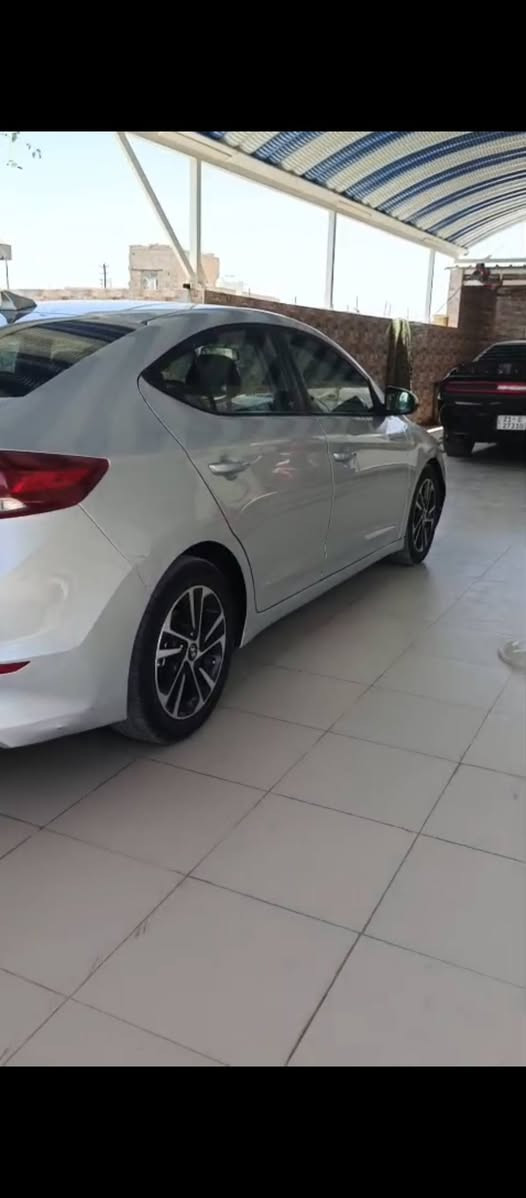 سلام عليكم النترا 2018البيع وارد امريكي جاملغ وبنيد  محرك 2000دوش السعر 119وبيه مجال ***********/
