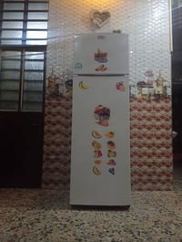 ثلاجة • نضيفة • شغالة