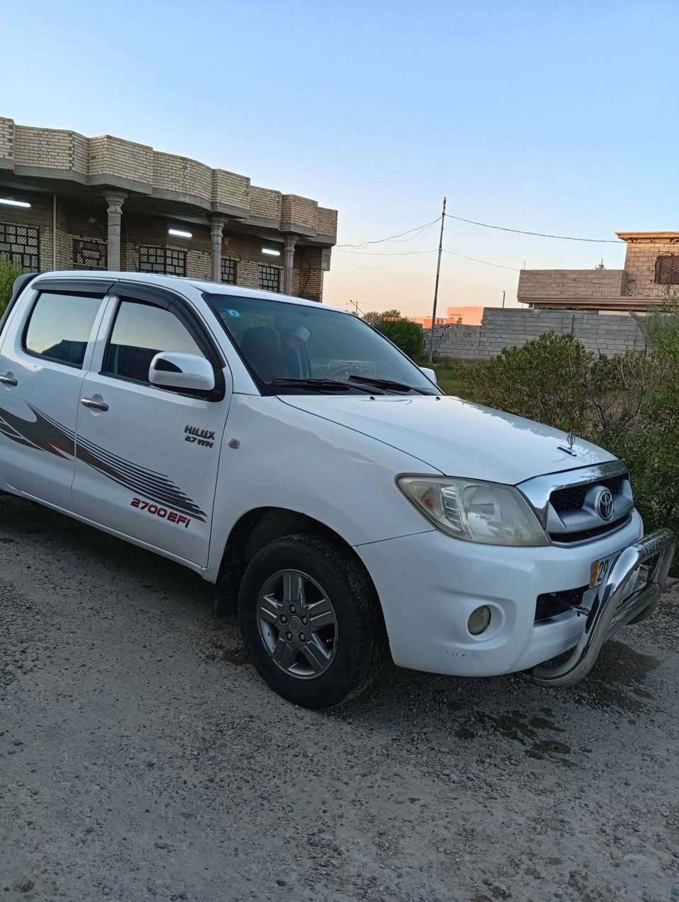 سلام عليكم هيلوكس موديل 2011 للبيع 
بلاديه محرك بلادي كير عادي من كلشي فقط بيه قطعه وحدة مبدله المكان الانبار للاستفسار اتصل ***********
